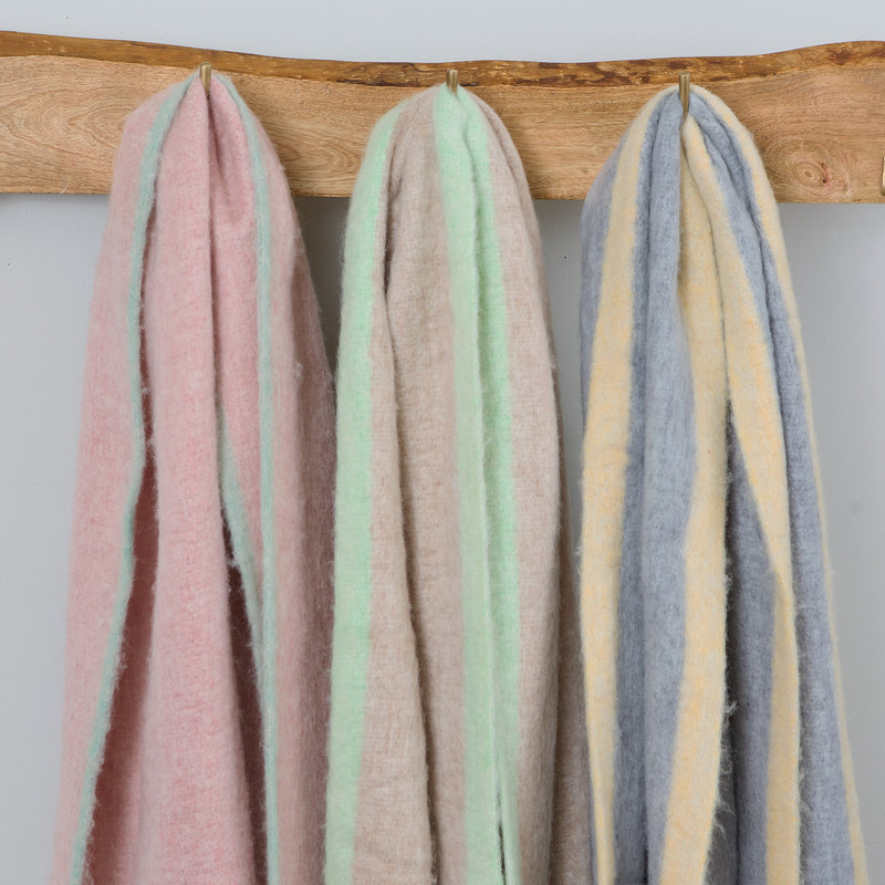 Dahlia Scarf - Gray